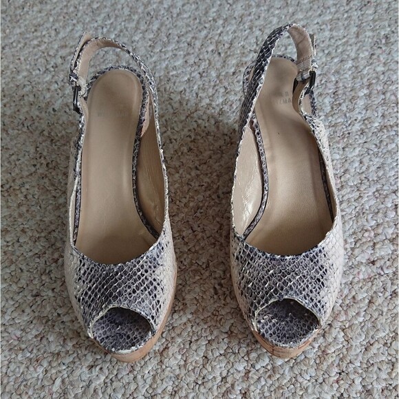 Stuart Weitzman Jean Snake-Embossed Leather Slingback Wedge Sandal Size 8M - Picture 1 of 12